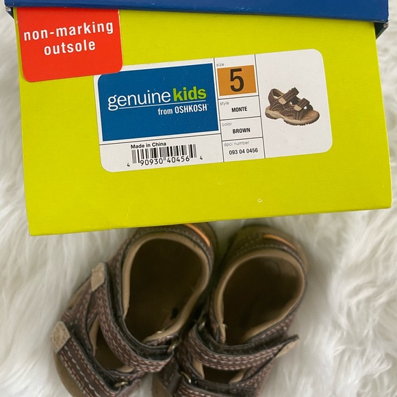 Genuine Kids Osh Kosh Baby’s First Sandals - Picture 3 of 6